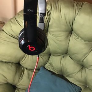 Beats solo headset